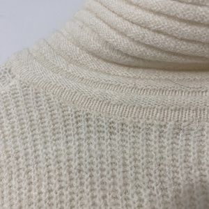 Long sweater in Cream, burgundy and brown